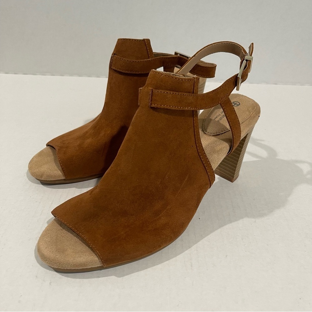 Women’s Giani Bernini Alessio Brown Peep Toe Block Heel Buckle Booties Size 11! - Picture 3 of 9
